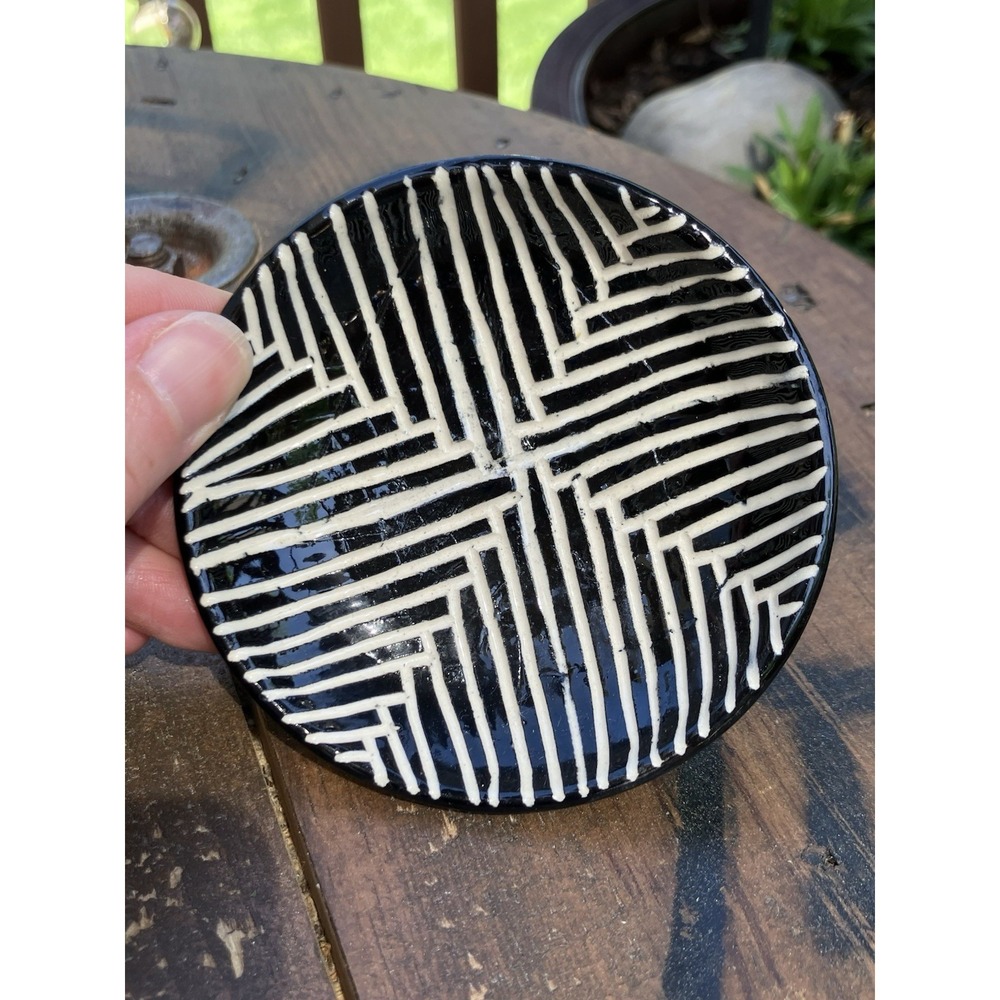 Vintage Studio Art Pottery Trinket Dish Black White Hand Painted 3.5" Signed - Picture 2 of 4